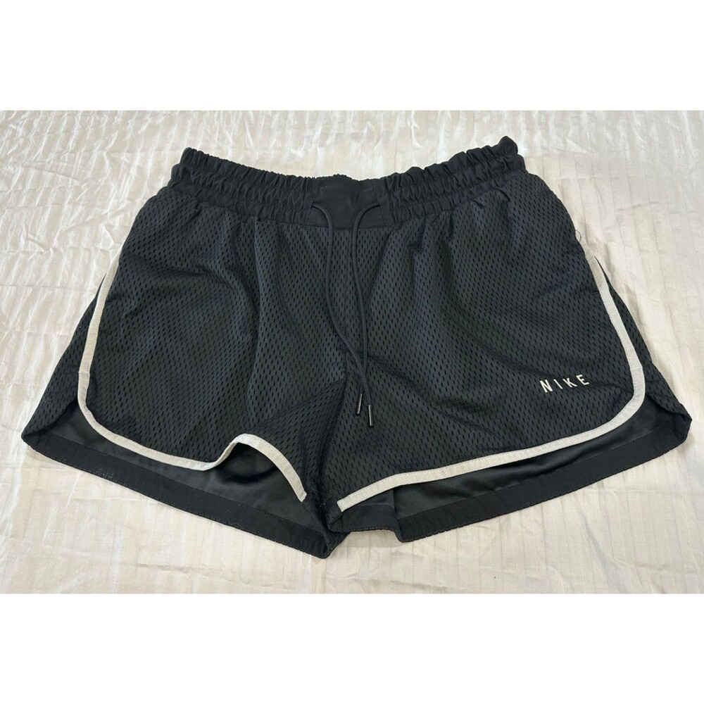 NIKE WOMENS ATHLETIC SHORTS SIZE XL